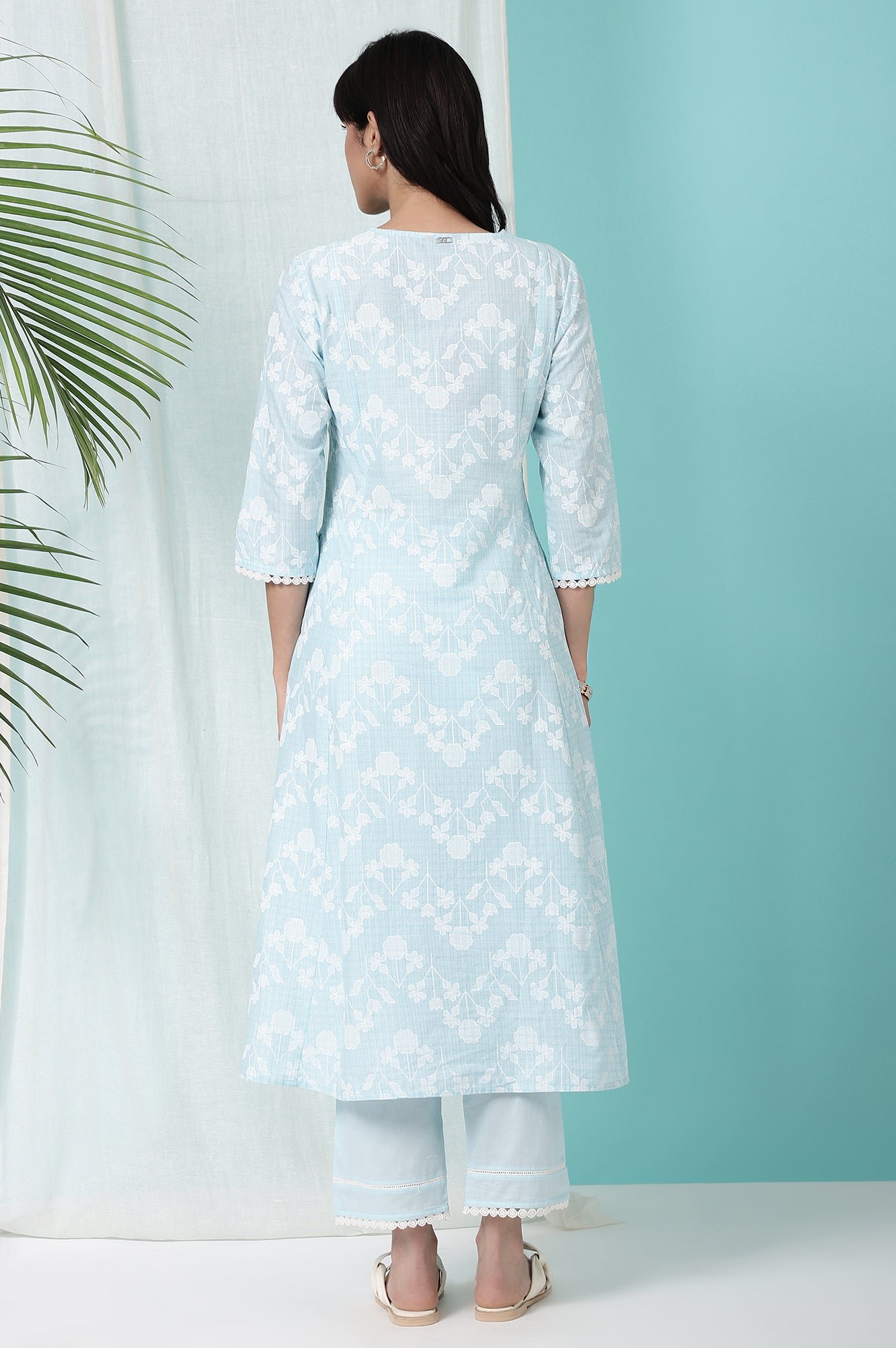 Sky Blue Floral Printed Pure Cotton Straight Kurta and Pants Co-ord Set - Image 4