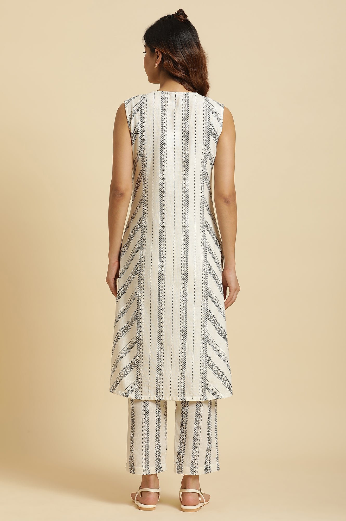 Ecru Printed Kurta & Pants Co-Ord Set With Kantha Detail - Image 6